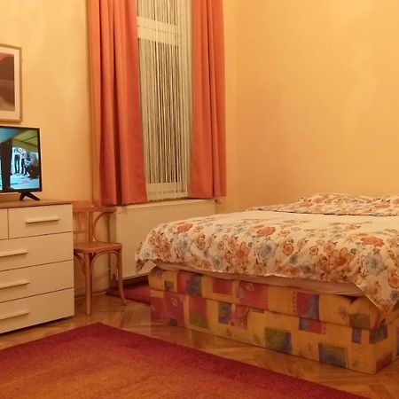 Tempo Courtyard Apartman Budapest Ngoại thất bức ảnh