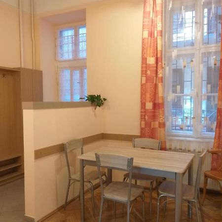 Tempo Courtyard Apartman Budapest Ngoại thất bức ảnh