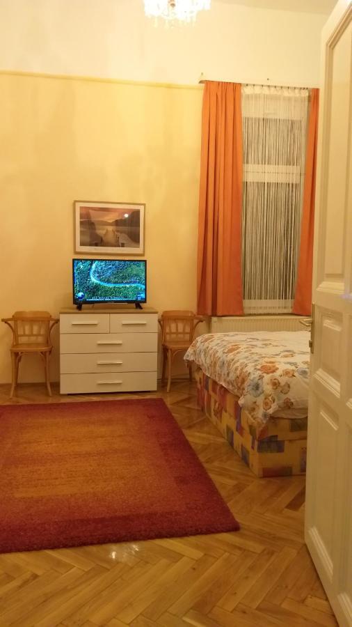 Tempo Courtyard Apartman Budapest Ngoại thất bức ảnh