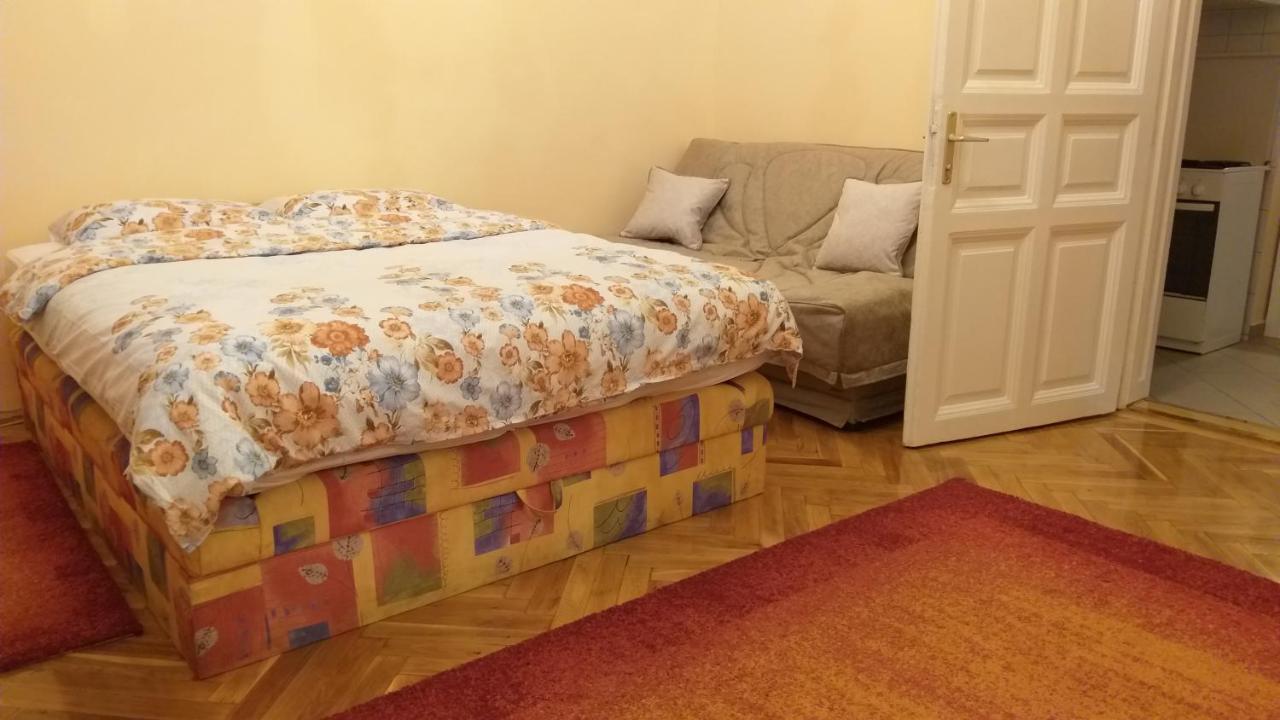 Tempo Courtyard Apartman Budapest Ngoại thất bức ảnh
